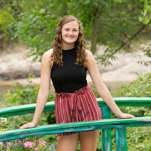 Meet your Posher, Emily